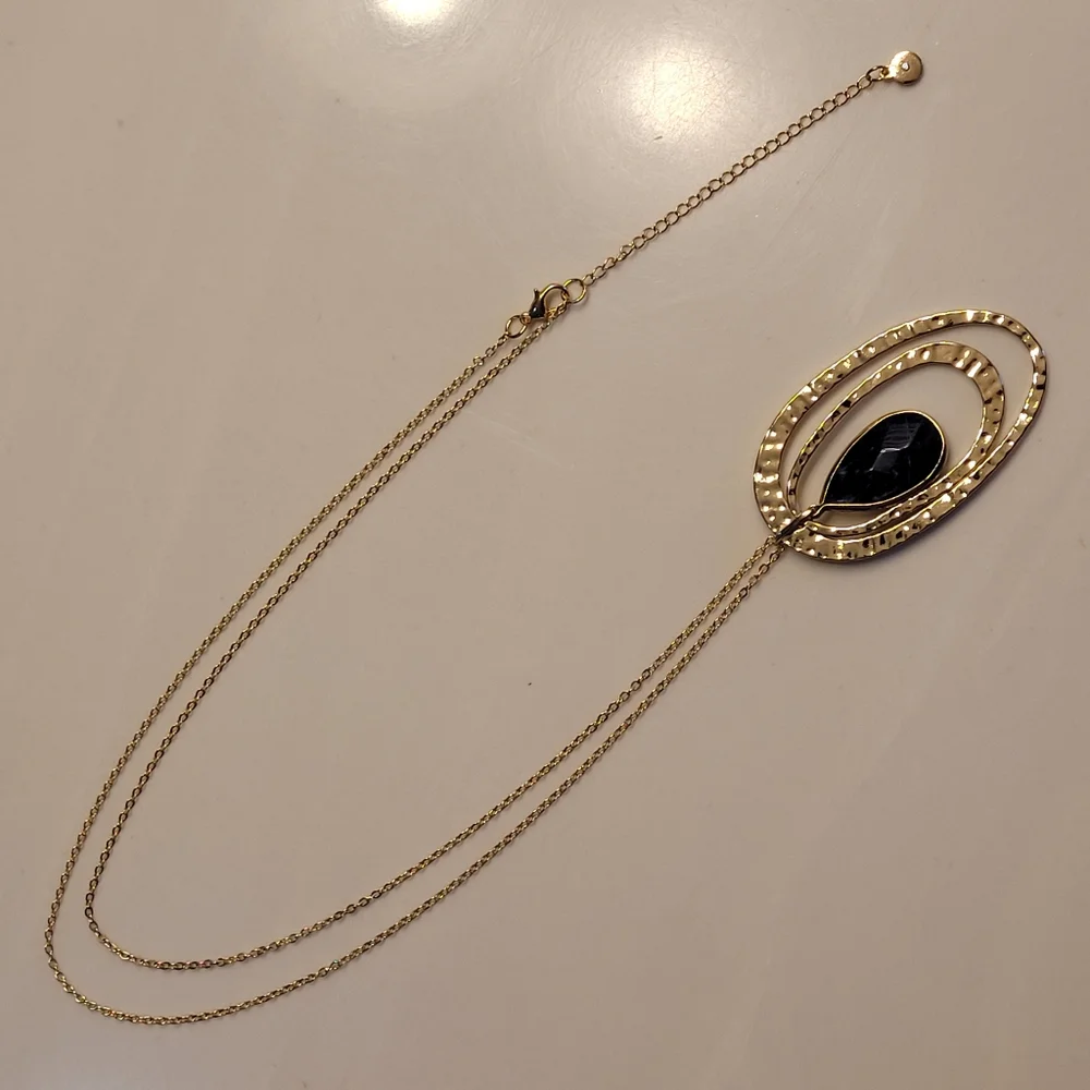 Versona Blue Marbled Teardrop Framed By Hammered Look Gold-tone Ovals Necklace - Picture 8 of 14